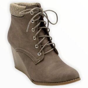 Nautica Korce Wedge Lace-Up Booties in Size 9.5